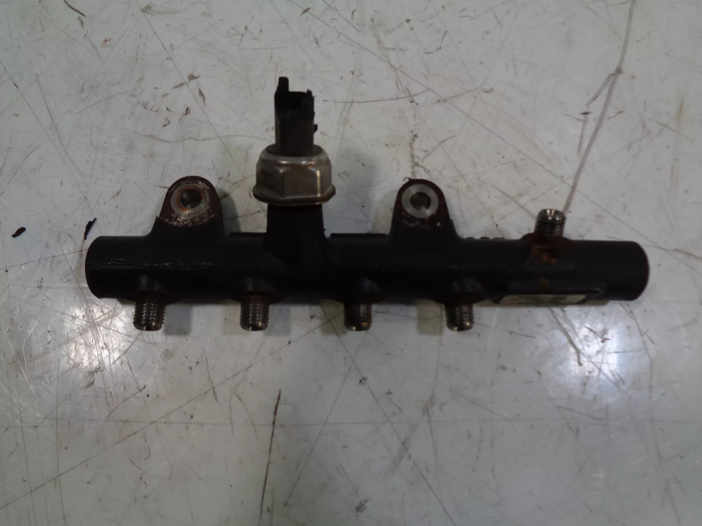 Rampa inyectora Nissan Renault 1,5 dCi K9K646 15210651R