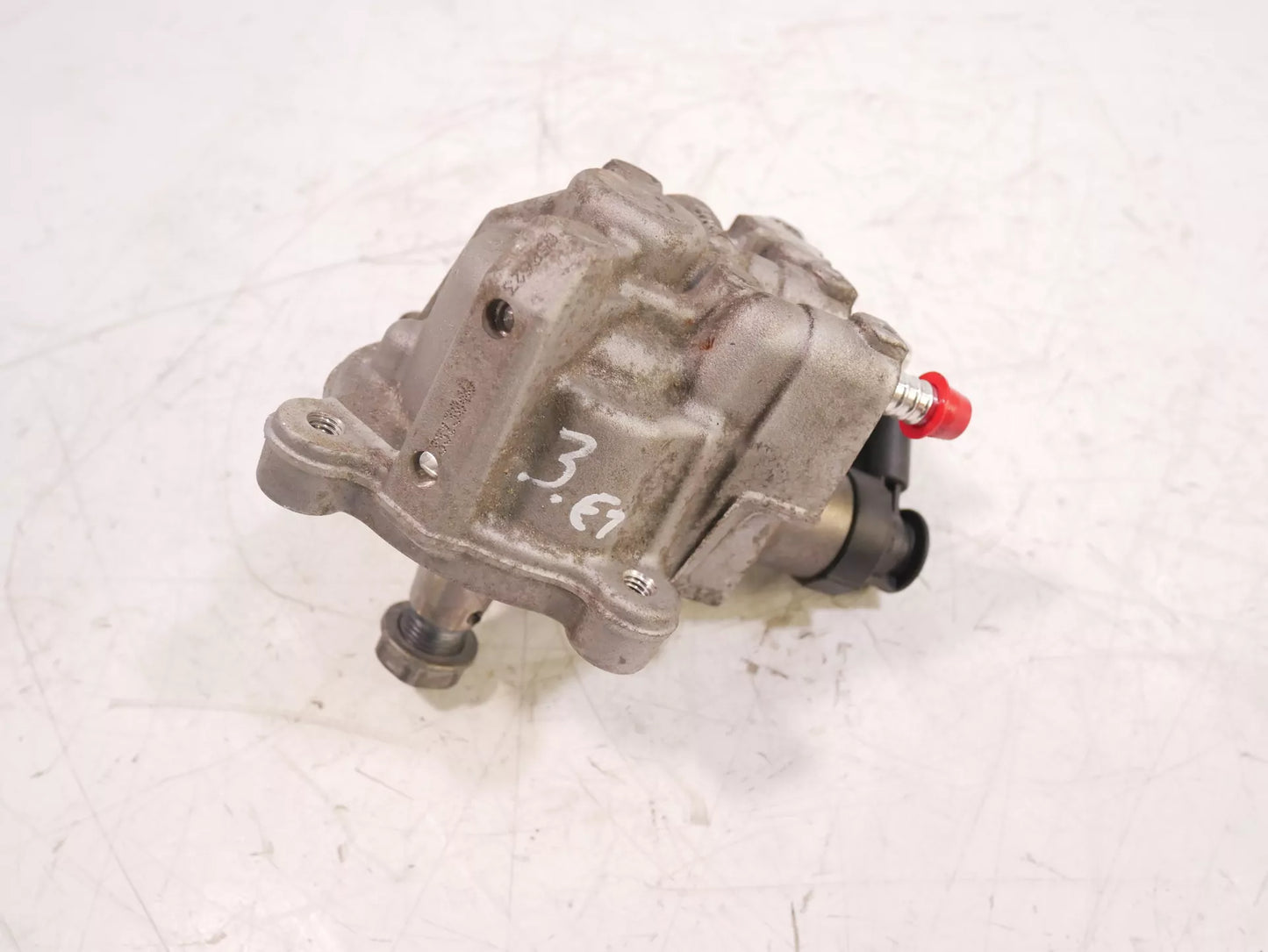 Bomba de alta presión Audi Seat Skoda Volkswagen A3 Leon 1.6 TDI CLH CLHA 04L130755D