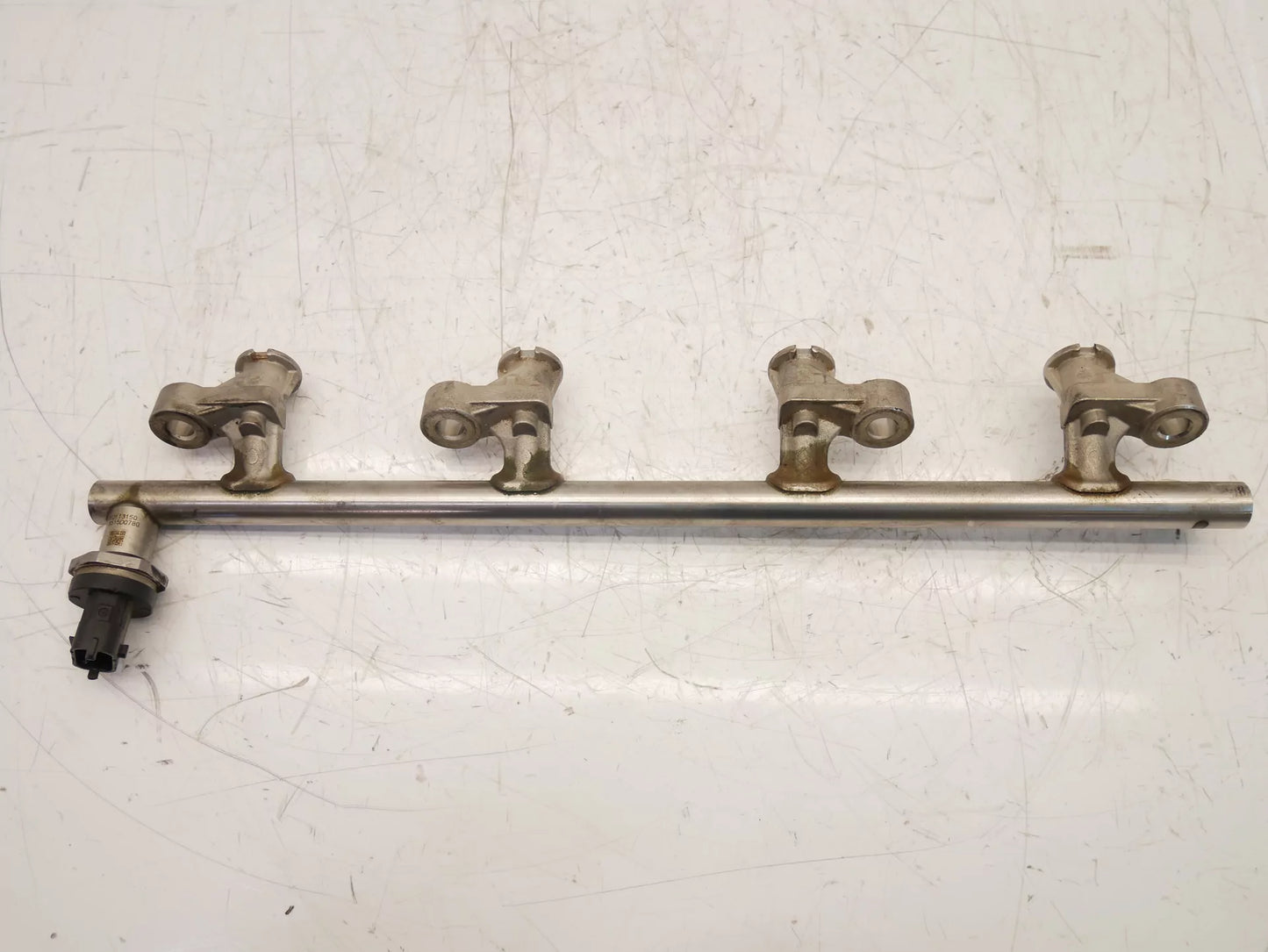 Rampa de inyectores Mazda 2,0 gasolina PEY7 PE PE0113150 8515D0780