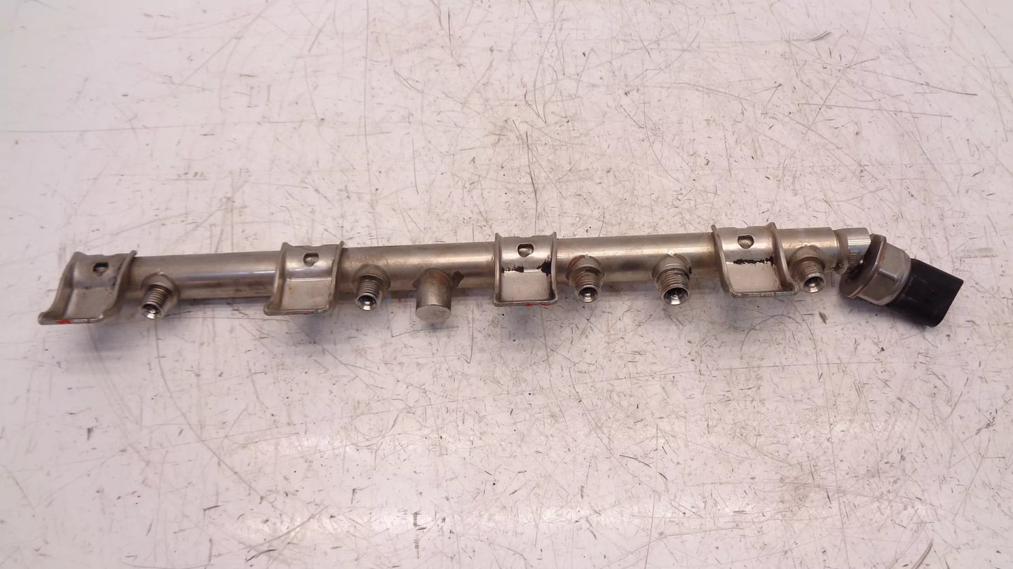 Rampa inyectora BMW Serie 5 F10 Serie 6 F13 F12 550 i 4.4 BiTurbo N63B44A 7537319