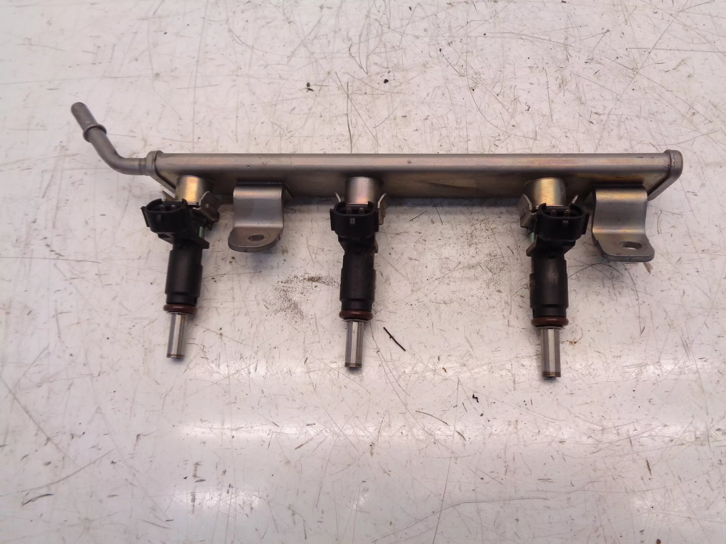 Rampa de inyectores Dacia 1,0 gasolina B4D 400 175204033R