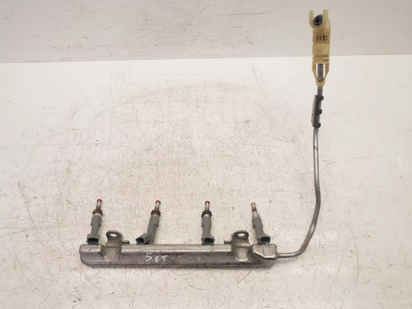 Rampa de inyectores Toyota 1,8 Hybrid gasolina 2ZR-FXE 2ZR 23750-0T110