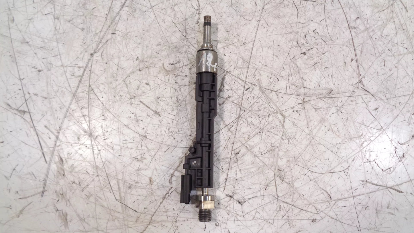 Inyector boquilla de inyección BMW F13 M6 4.4 gasolina S63B44B 0261500136