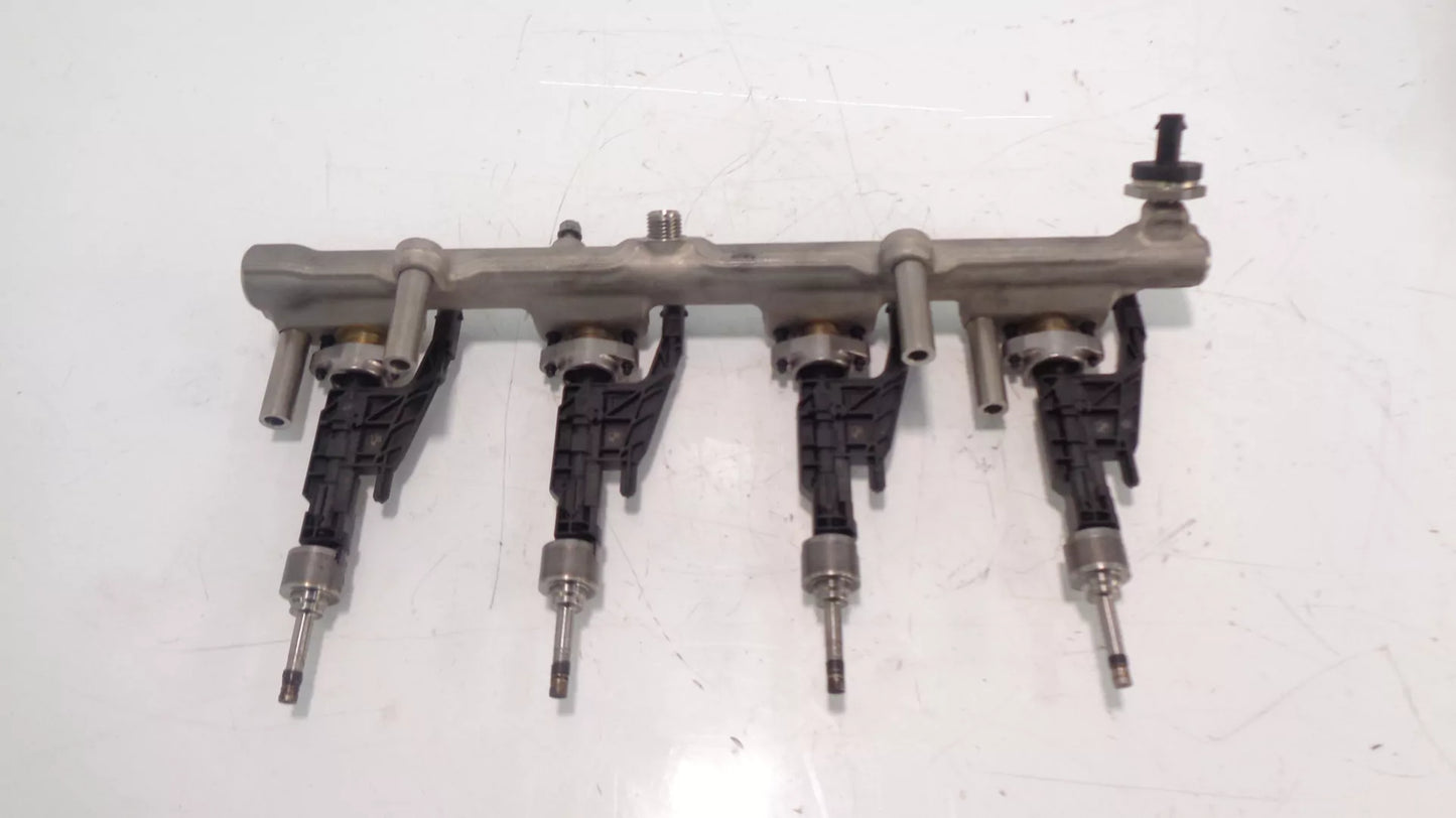 Rampa de inyectores BMW 2,0 gasolina B48B20B 14018510