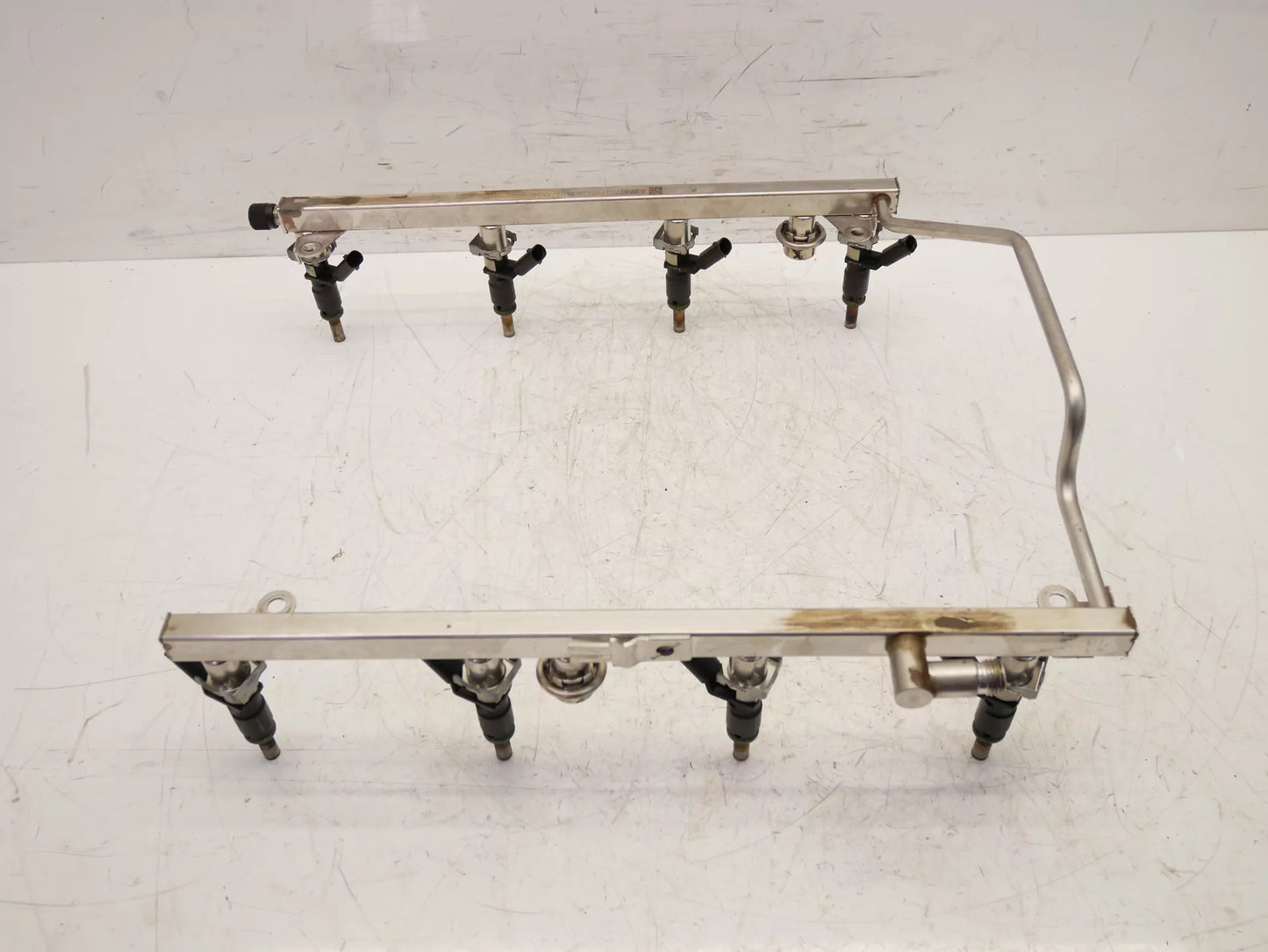 Carril del inyector Mercedes-Benz Clase GL GL 450 X164 4.7 273.923 M273 A2730700795