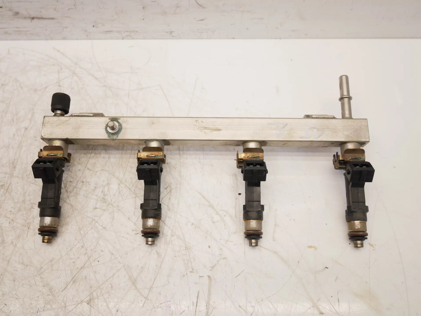 Rampa de inyectores Opel 1,2 gasolina B12XEL B 12 XEL 55572731