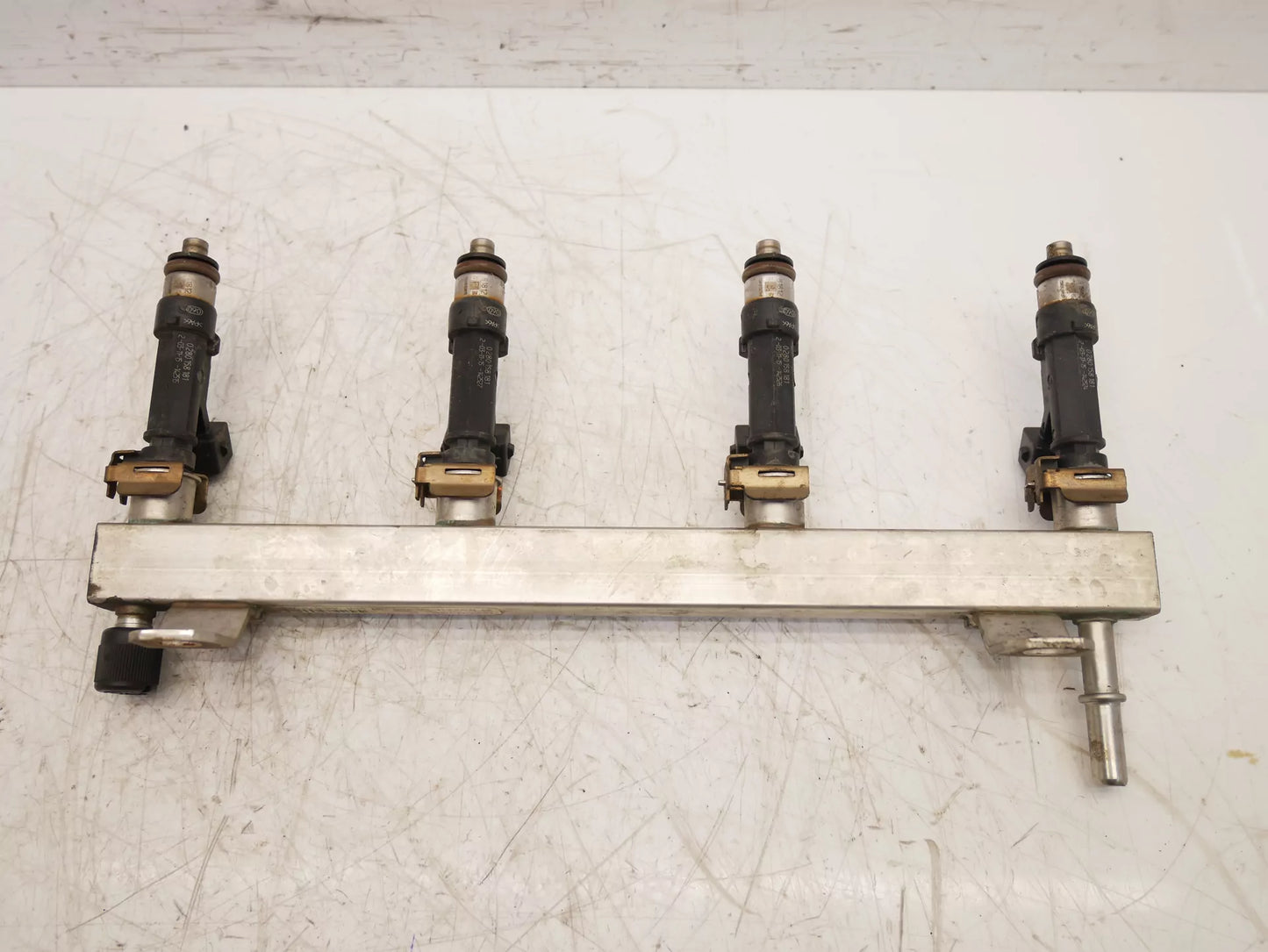 Rampa de inyectores Opel 1,2 gasolina B12XEL B 12 XEL 55572731