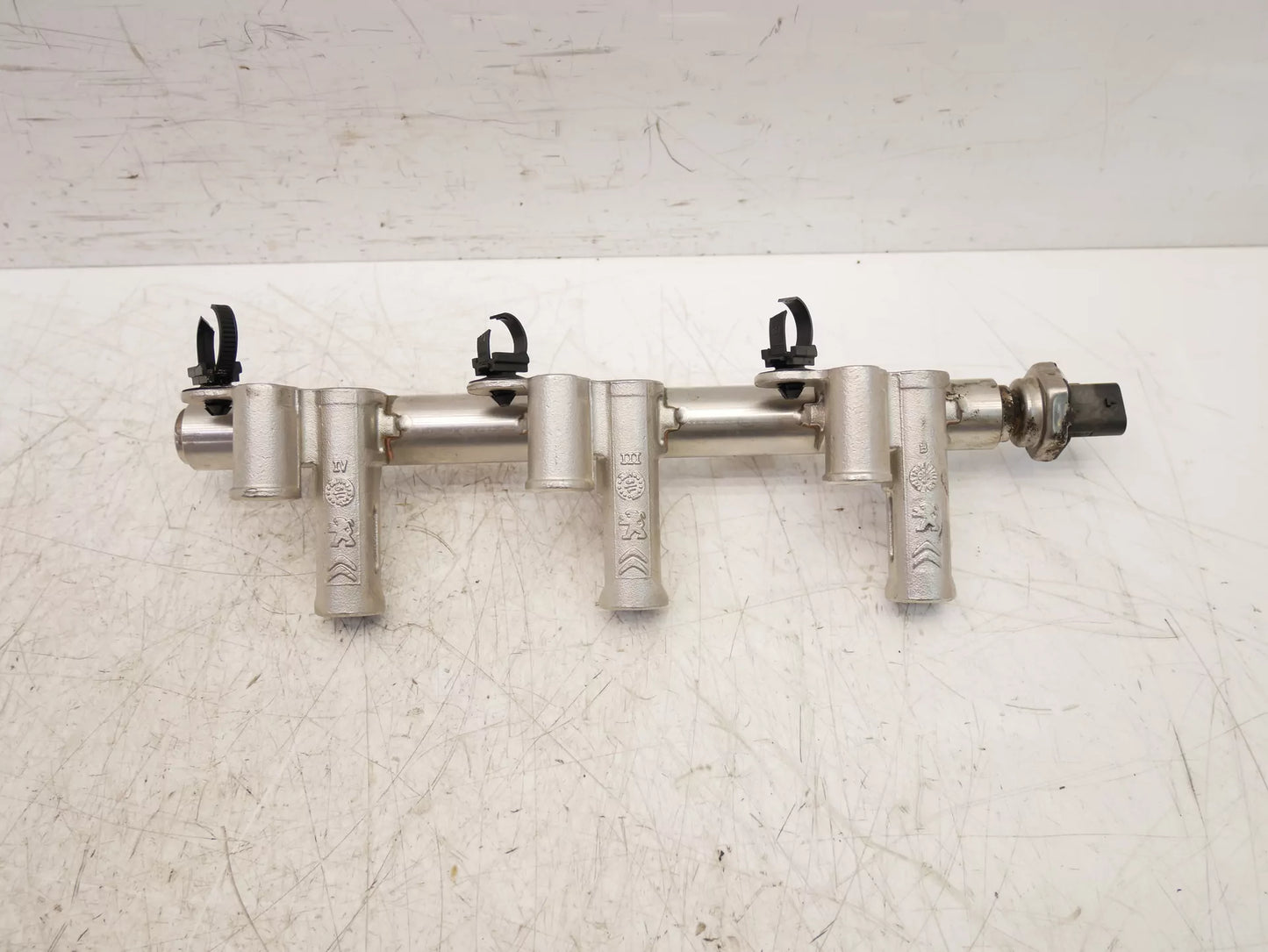 Rampa de inyectores Opel Vauxhall 1,2 68 F12 F12XHL EB2ADTD HN05 9811353880