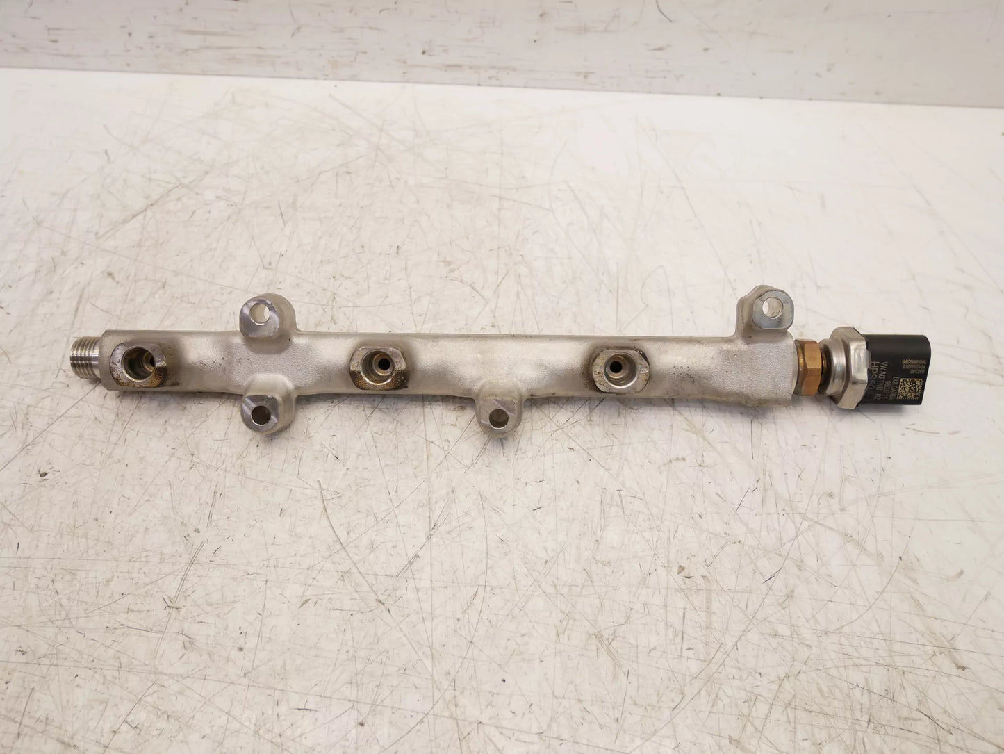 Rampa de inyectores Seat Volkswagen Audi 1,0 TSI gasolina DKRF DKR 04C133320C