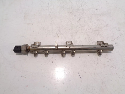 Rampa de inyectores BMW 2,0 i N43B20A N43 7562474