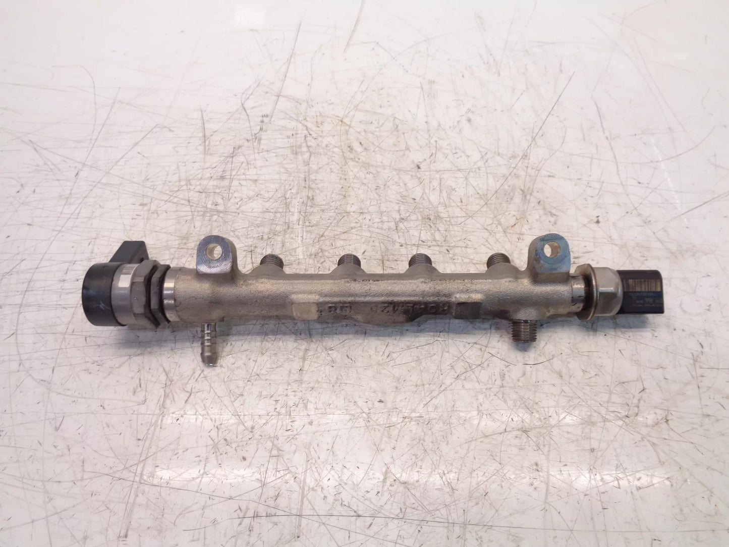 Rampa inyectora Audi Seat Skoda Volkswagen 1,6 TDI CLHA CLH 04L089B