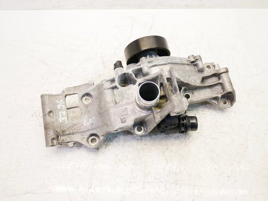 Bomba de agua BMW 1,5 gasolina B38A15A B38 8631940