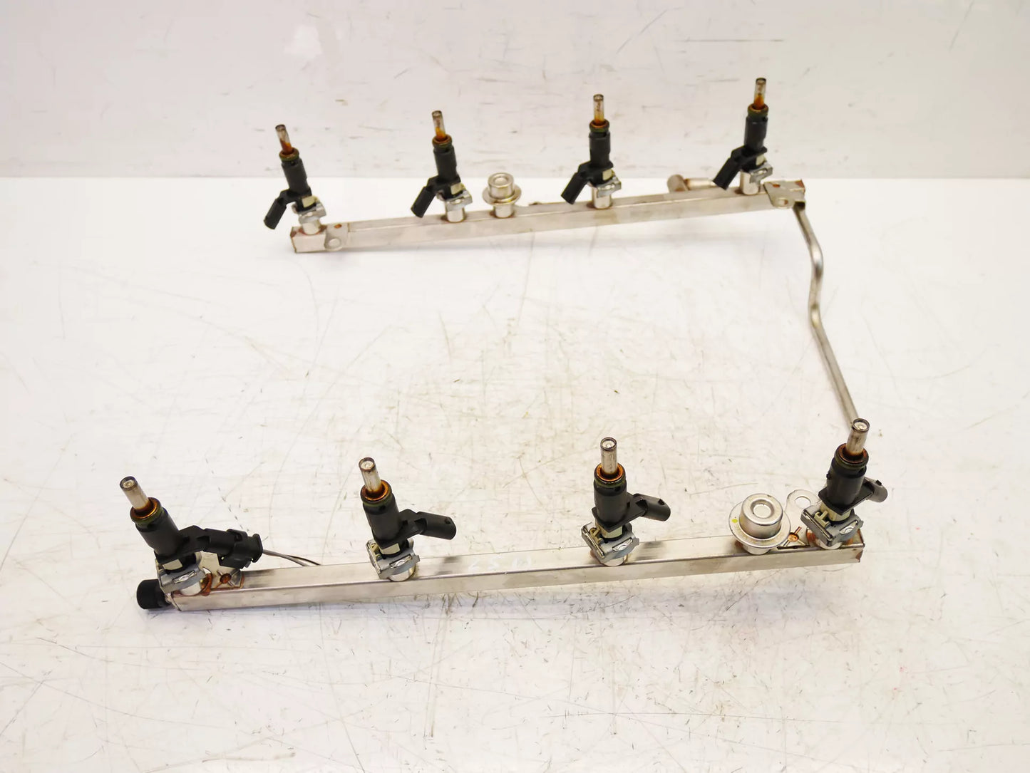 Rampa de inyectores Mercedes-Benz 4,7 450 4-matic M273.923 A2730700795 A2720780249