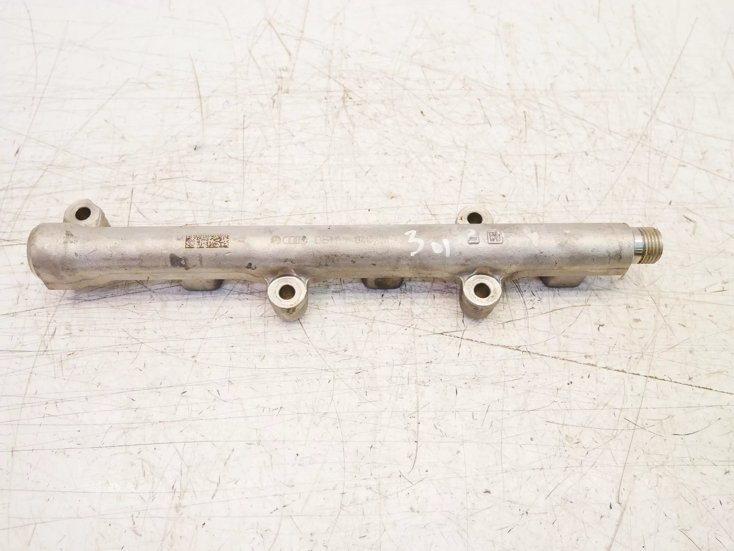 Rampa de inyectores Volkswagen Audi Seat 1,0 TSI DKLA 04C133320G