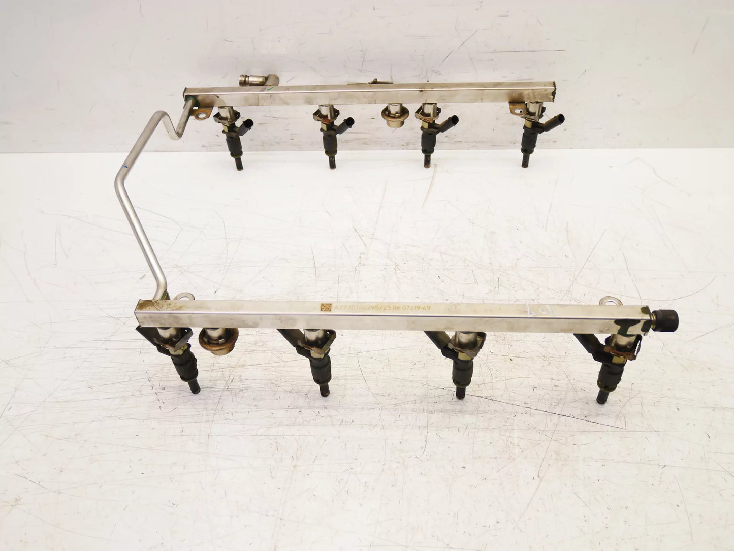 Rampa de inyectores Mercedes-Benz 4,7 gasolina 4-matic M273.923 273.923 A2730700795 A2720780249