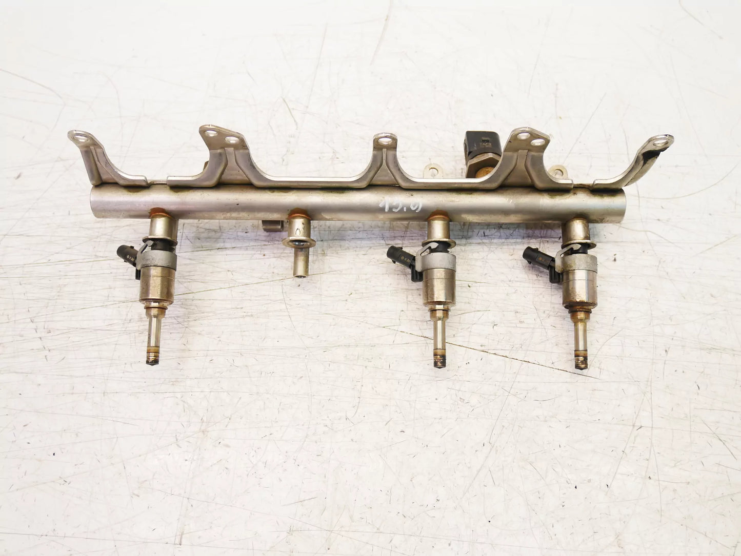 Rampa de inyectores Audi 1,8 TFSI CABD CAB 06J133317