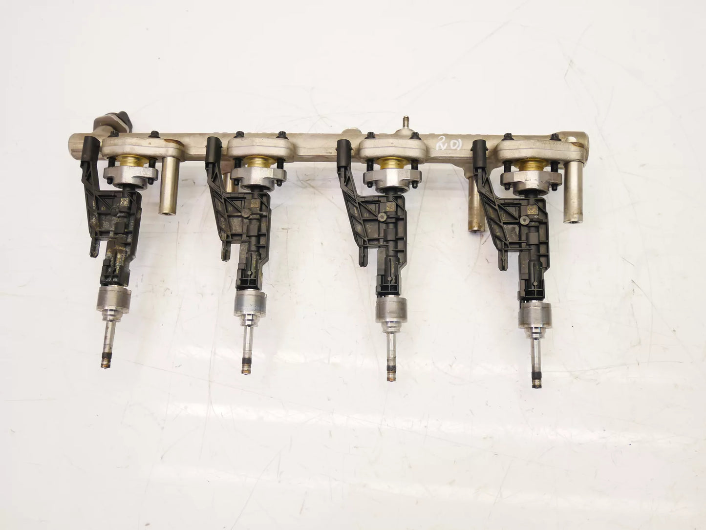 Rampa de inyectores BMW 2,0 gasolina B48B20B B48 14018510 8665633 8656548