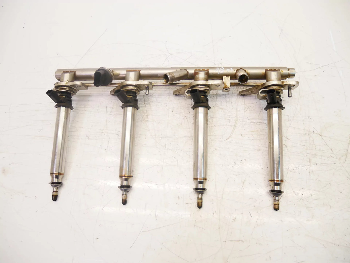 Rampa de inyectores Mercedes-Benz 4,7 V8 278.922 M278.922 A2780703495