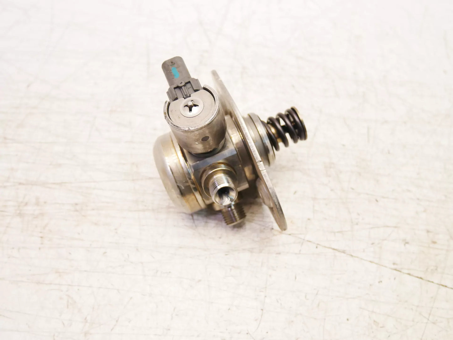 Bomba de combustible BMW 2,0 i 328i N20B20A 8604229