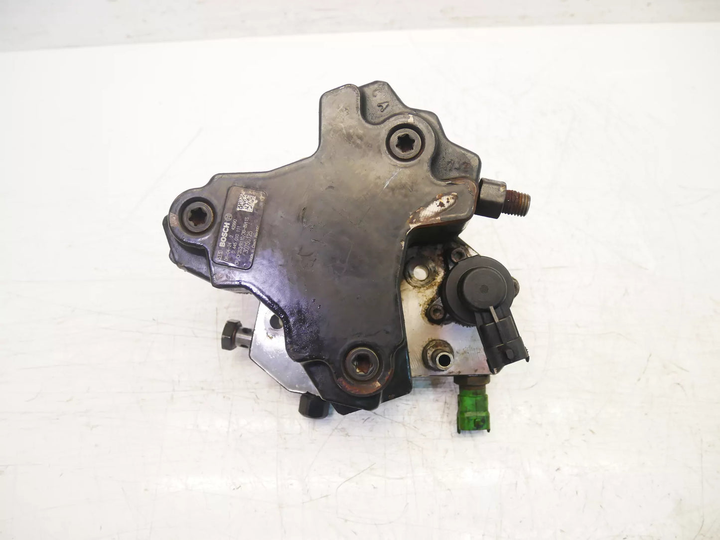Bomba de alta presión Volvo S60 384 2.4 D5 Diesel D5244T5 0445010111 30756125