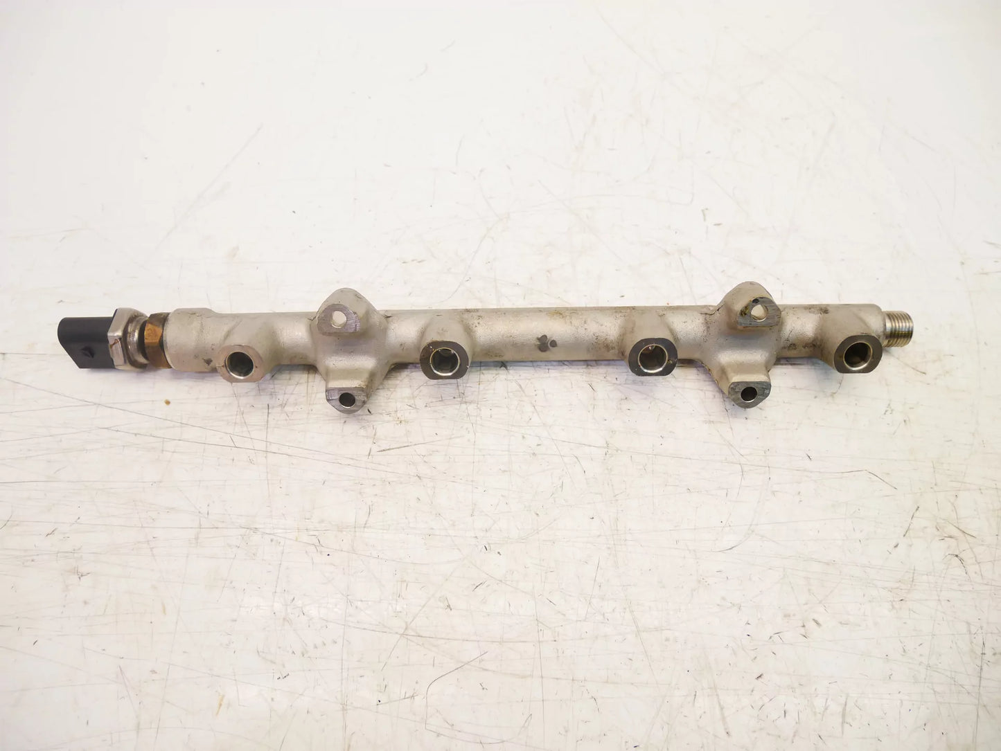 Rampa inyectora Seat Audi Skoda Volkswagen Leon 1.5 TSI DADA DAD 05E133320