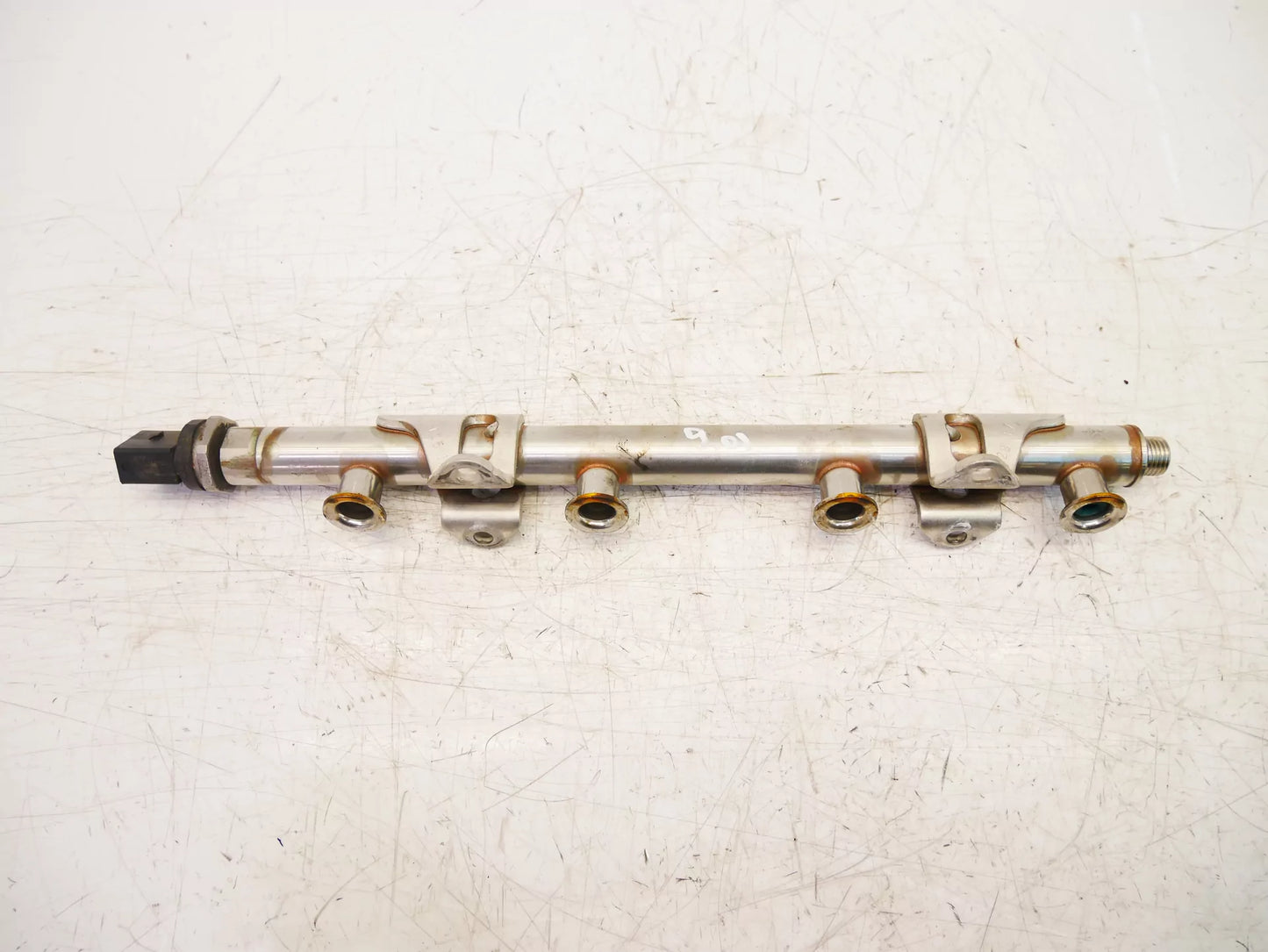 Rampa inyectora Audi Volkswagen A3 Golf 1.4 TFSI e-Tron GTE CUKB CUK 04E133320D