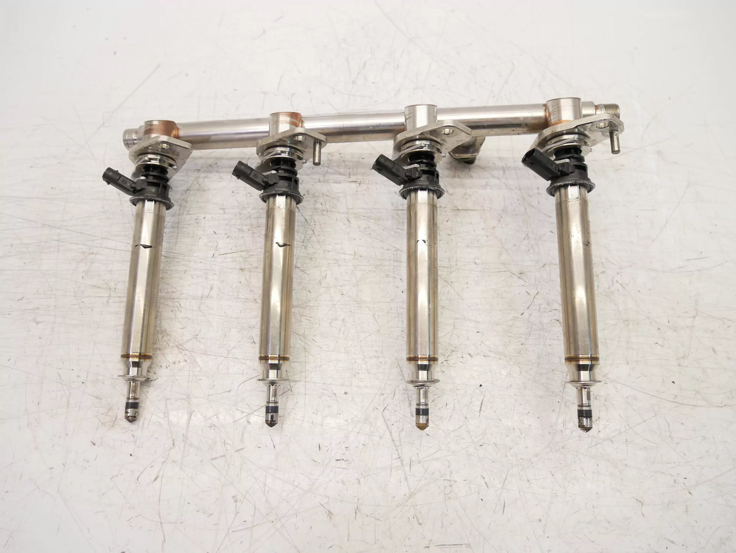 Rampa inyectora Mercedes-Benz Clase E W213 E 63 AMG 4.0 S M177.980 A2700701400