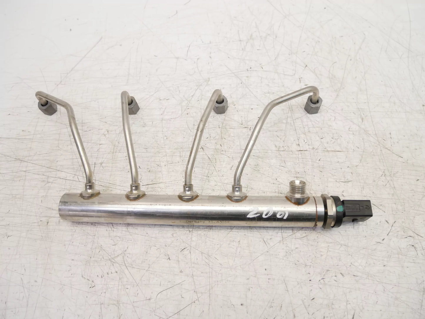 Rampa inyectora BMW Serie 3 F30 F31 F80 2.0 i N20B20B 7585411