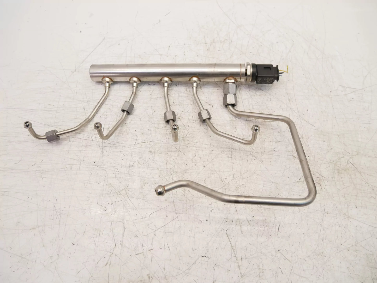 Rampa de inyectores BMW 2,0 i gasolina N26B20A 7585411