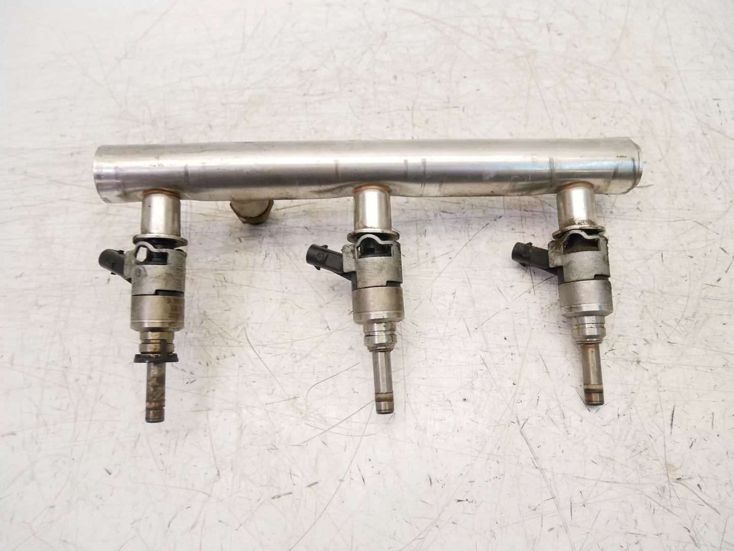 Rampa de inyectores Audi 3,0 TFSI CGX CGXA CGXB CGXC 06E130090T