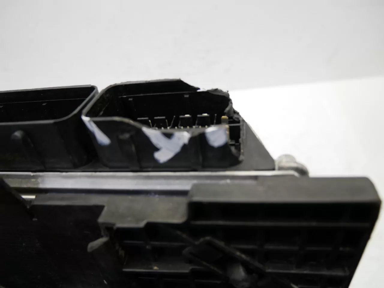 Unidad de control Opel 1,2 68 gasolina F12XHL EB2ADTD HN05 9815023380