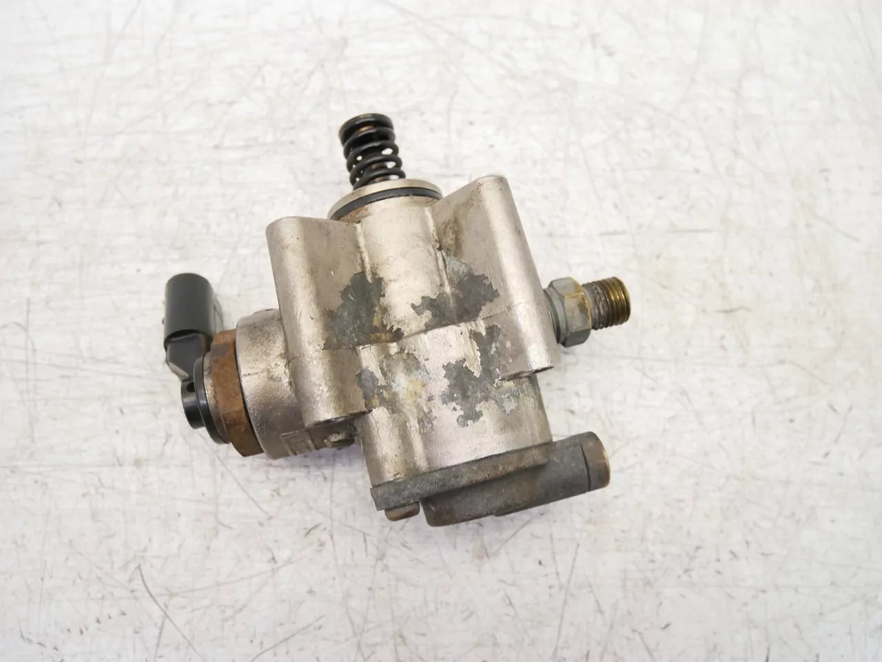 Bomba de combustible Audi 3,2 FSI BKH 06E025G