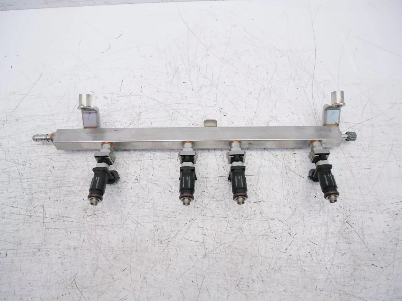 Rampa de inyectores Volkswagen Audi Skoda 1,6 Multifuel CMX CMXA 06A133317BB 06A906031CM