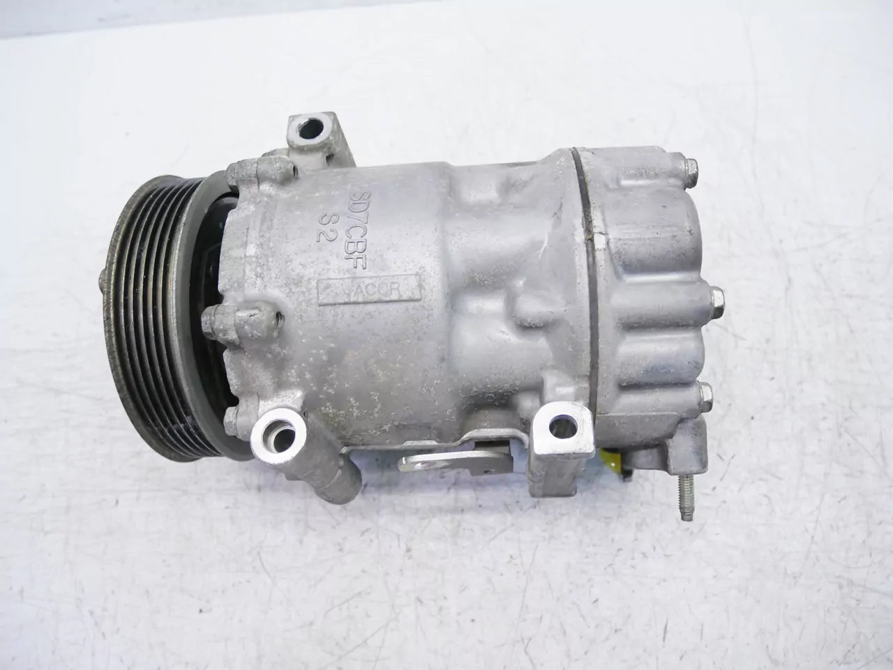 Compresor de aire acondicionado – Peugeot Citroen 1,6 HDi 9HR DV6C 9800839580