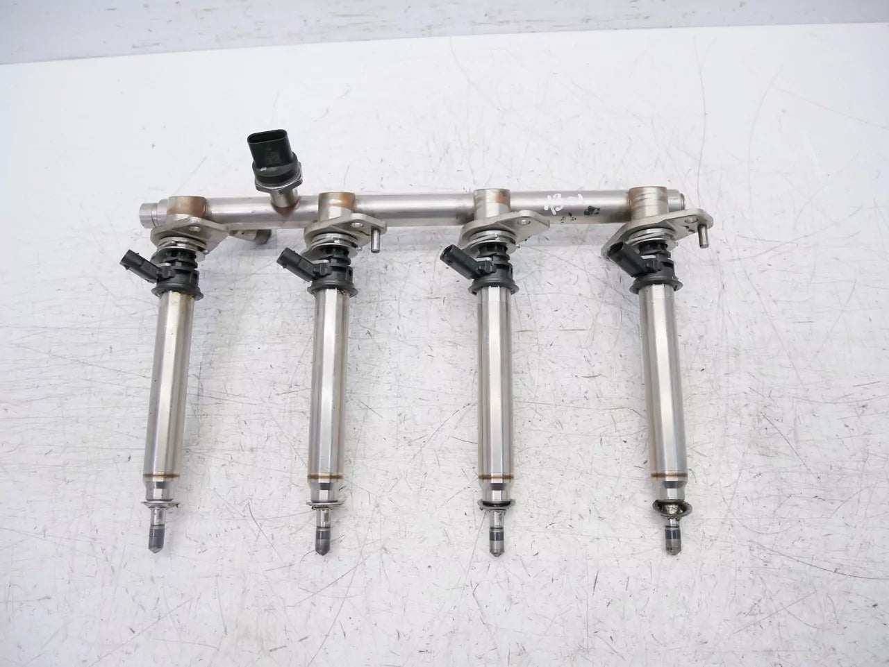 Rampa de inyectores Mercedes-Benz 4,0 gasolina V8 M178.980 178.980 A2740700995 A2740780445