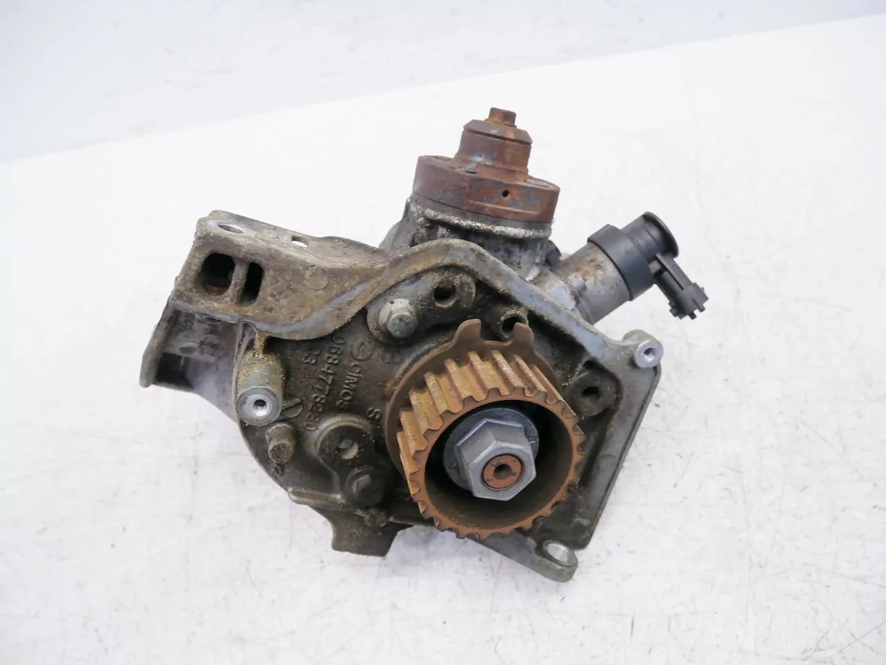 Bomba de alta presión Ford Fiesta B-Max 1.5 TDCi UGJC 0445010577