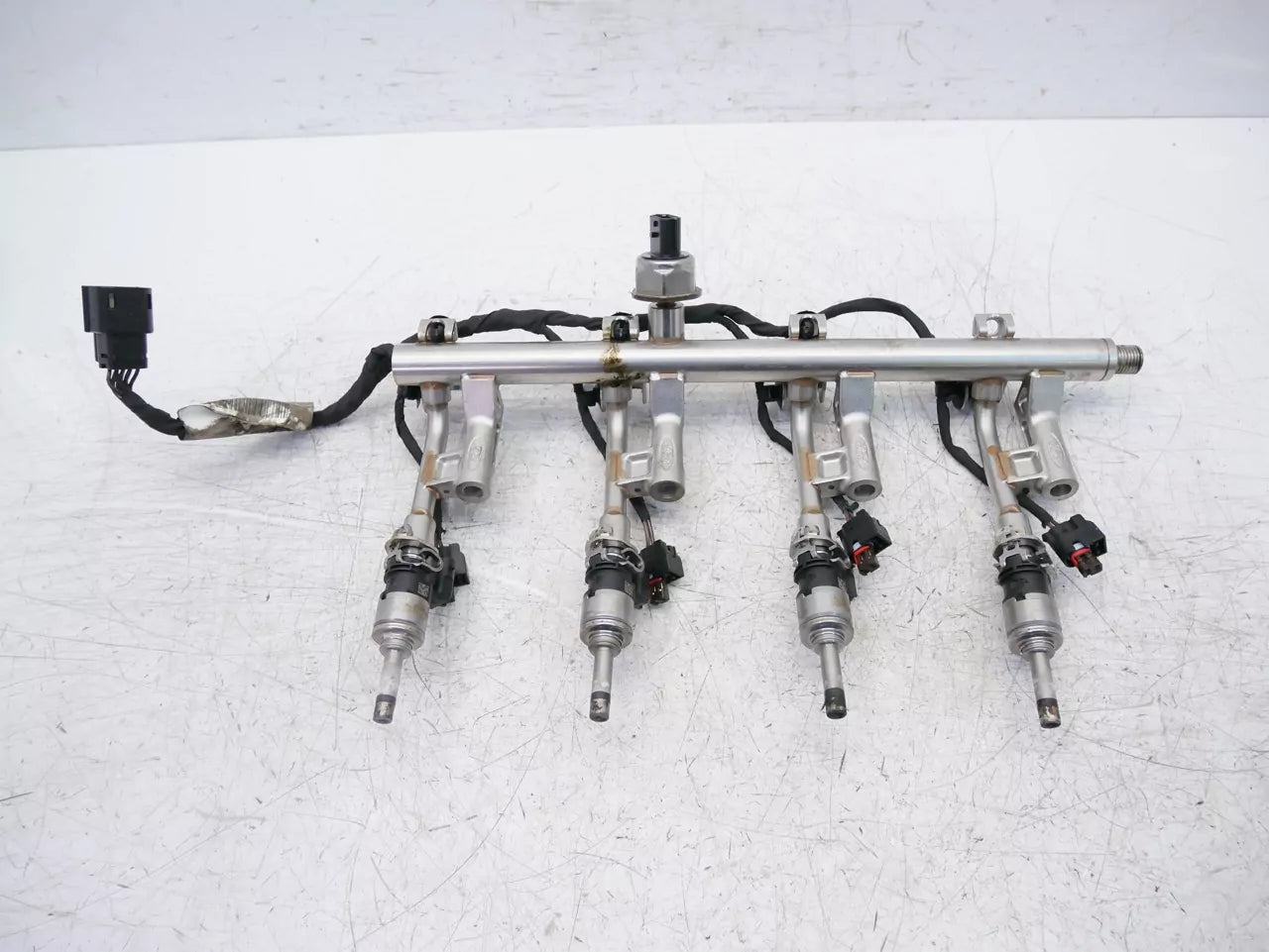 Rampa de inyectores Ford 1,5 EcoBoost gasolina M8DA M8DB DS7G-9D280-DB