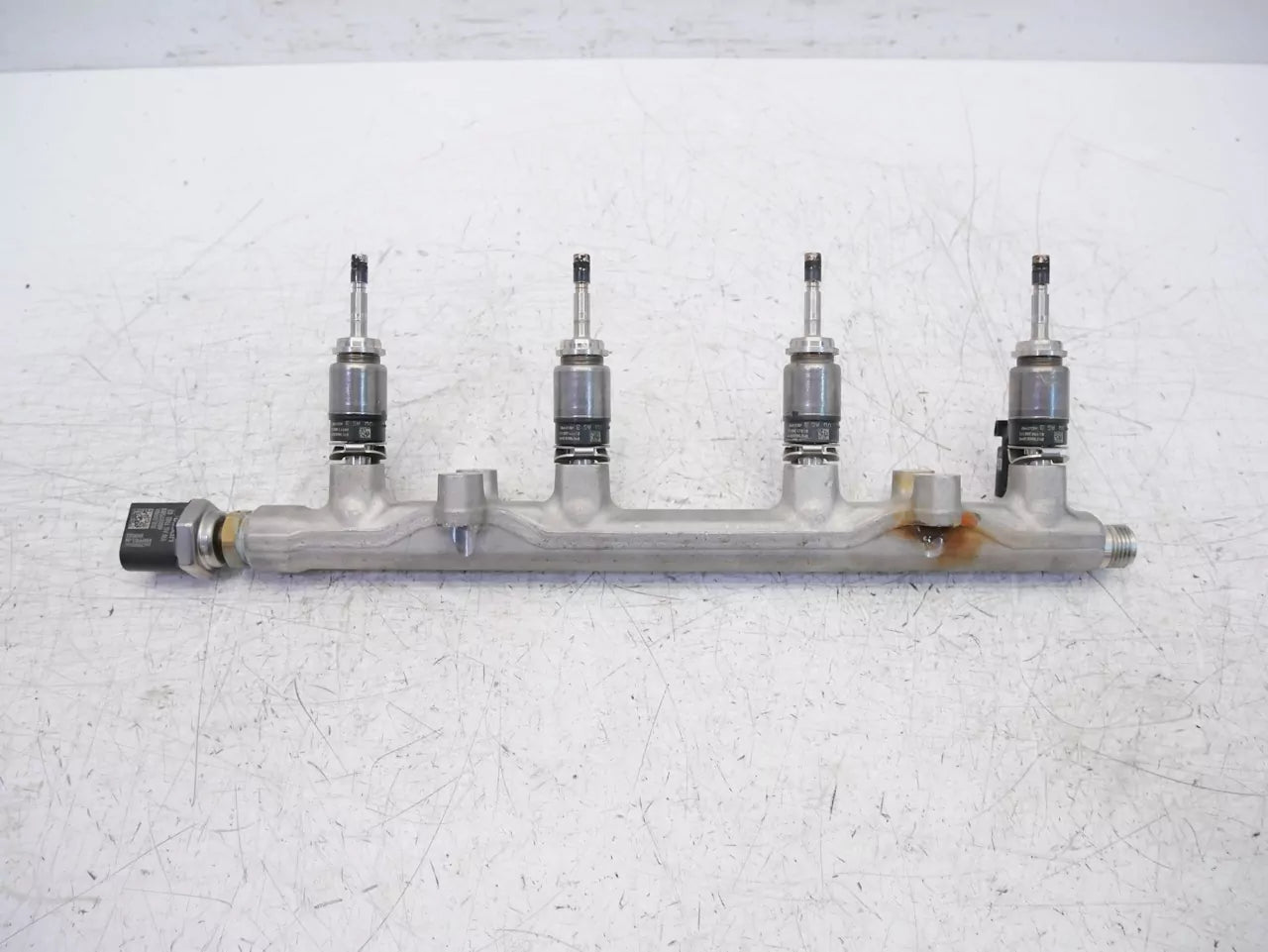 Rampa de inyectores Volkswagen 1,5 TSI DPCA 05E133320B 04E986836AD