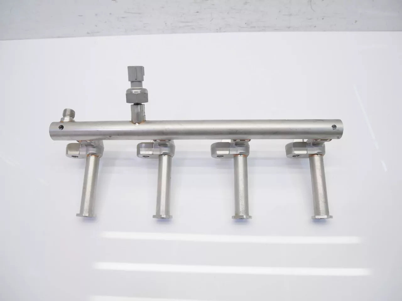 Rampa de inyectores Volvo 1,5 gasolina T2 B4154T3 B 31478555