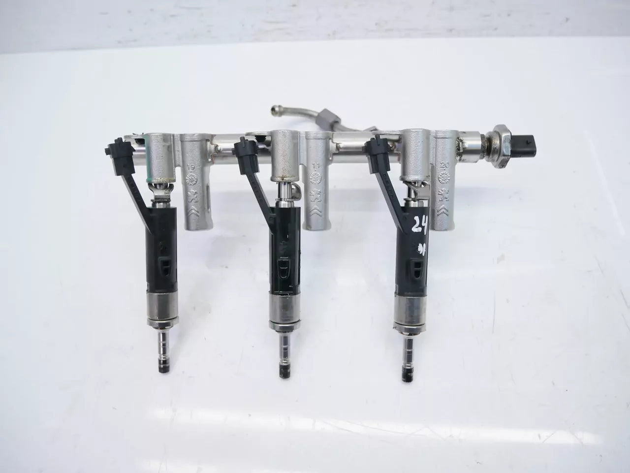 Rampa de inyectores Citroen Peugeot 1,2 gasolina HNP EB2ADT HN05 9811353880