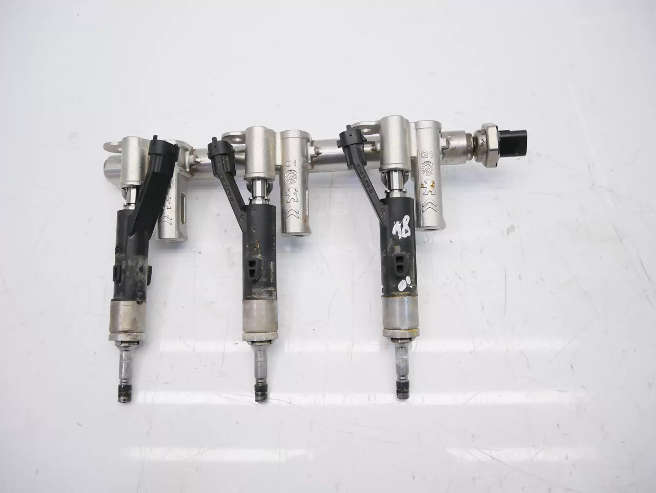 Rampa de inyectores Opel 1,2 68 F12XHL EB2ADTD O4Y 9811353880