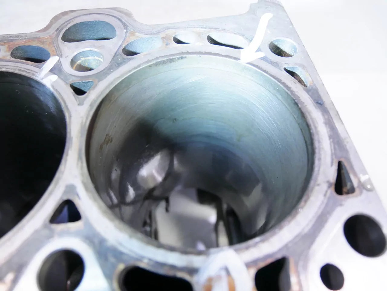 Bloque de motor Defect BMW 2,0 Diesel 204D4 M47D20 M47 7786664