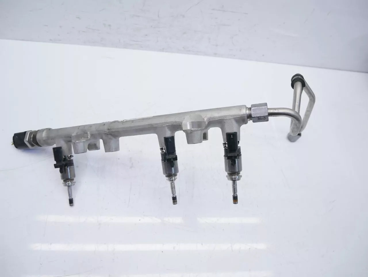 Rampa de inyectores Audi 1,5 TFSI DADA 05E133320