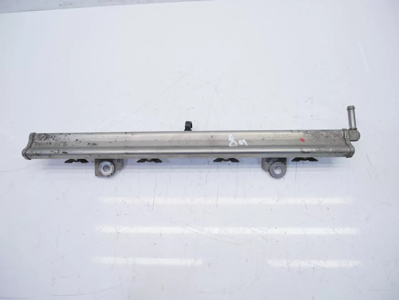 Rampa de inyectores Suzuki 1,6 gasolina M16A 2130U