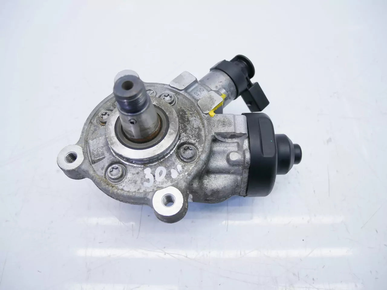 Bomba de alta presión Audi Seat Skoda Volkswagen A3 Leon Golf 1.6 TDI CLHA 0445010537