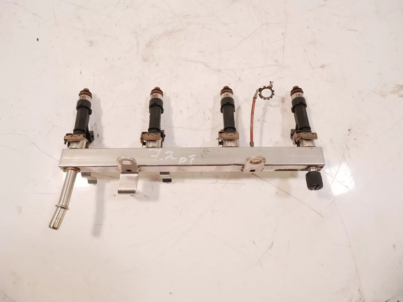 Riel de inyectores Chevrolet Opel Cruze Astra 1.4 A14NET B14NET LUV 55565971