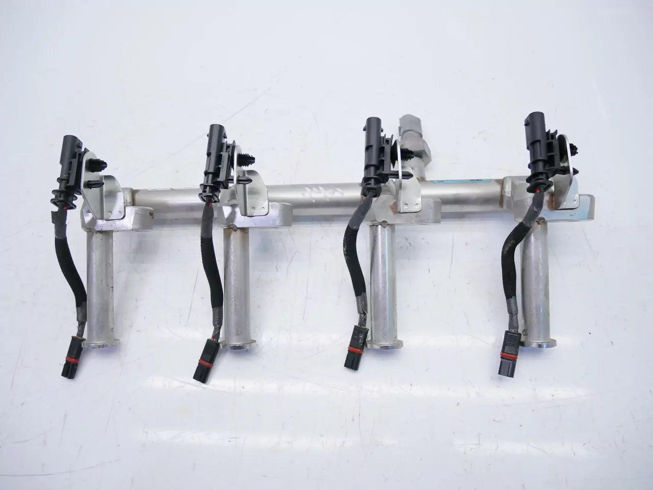 Rampa de inyectores Volvo 2,0 T5 B4204T26 31478555