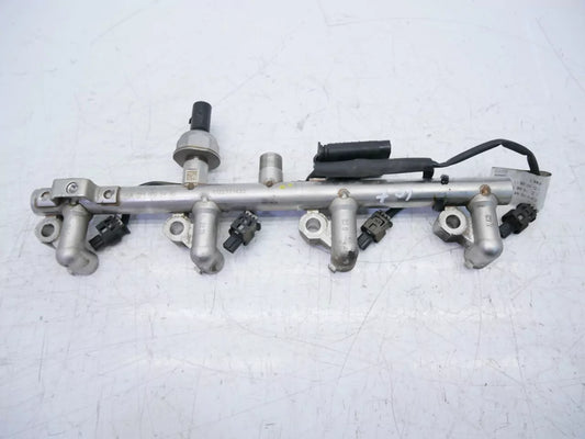 Rampa de inyectores Mercedes-Benz 1,8 CGI E C 250 271.860 M271 A2710705495