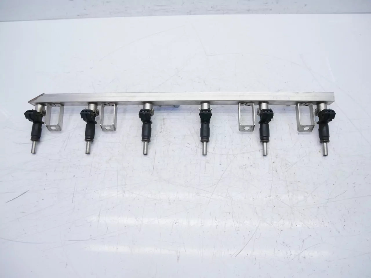 Rampa de inyectores BMW 3,0 i N52B30A N52 7542050 7531634