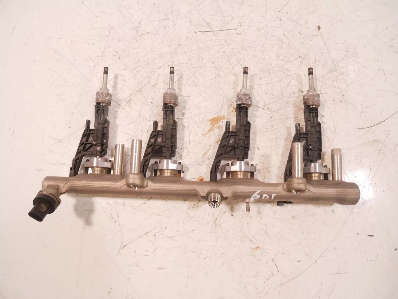 Rampa de inyectores BMW 2,0 Hybrid 330 e B48B20B 8665633 1353-8656548